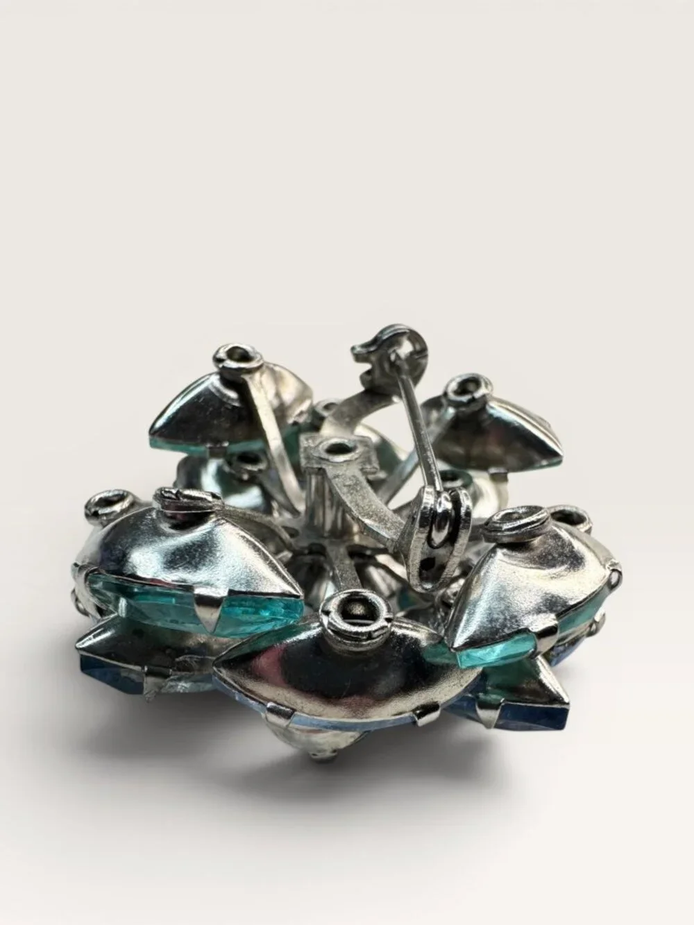 1950s Blue Glass Cluster Brooch Aqua UV Glow Uranium Glass Silver Tone Vintage